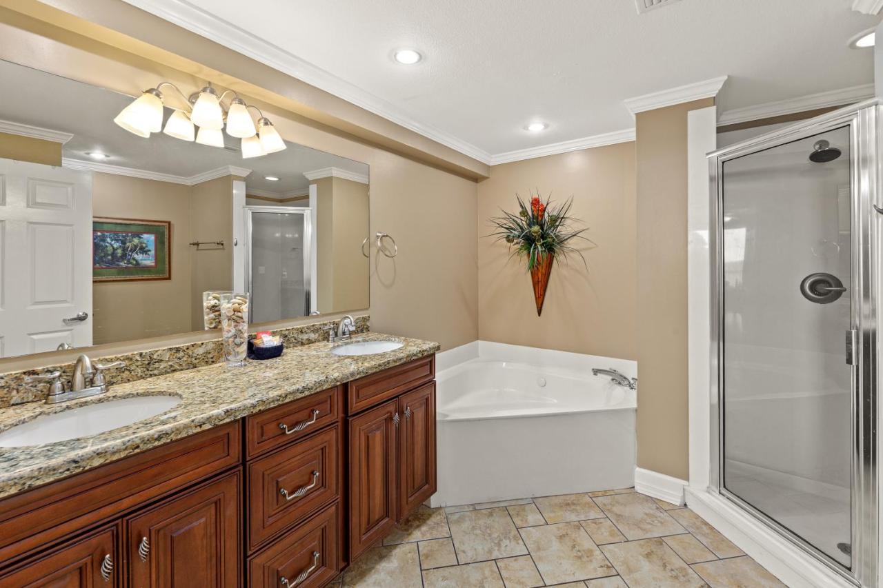 Gulf Front Master Bedroom! 2 Pools & Hot Tubs! Sleeps 8! Panama City Beach Exterior photo